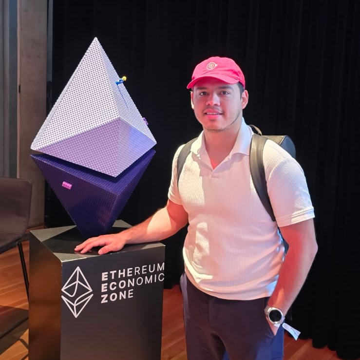 mocadotapp's tweet photo. Asked @zeymermoca for Berlin Blockchain Week updates.

He sent us the Ethereum Economic Zone statue and a random Vitalik pic from the @gnosis_ conference.

Strong cooking from the field. https://t.co/wlI7dy6Kol