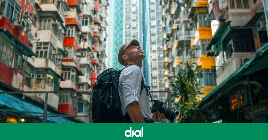 Cadena_Dial's tweet photo. Por qué viajar solo en verano genera miedo e ilusión a la vez, según la psicología 

➡️ Descúbrelo en nuestra web https://t.co/4iHbzXbT2N