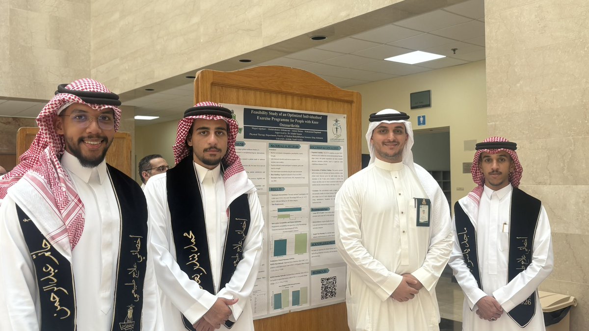 a_mk48's tweet photo. ختـام الليـالي السعـيدة 🎓 https://t.co/7KwrqDnYwf
