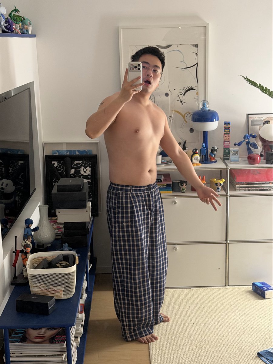 zshaop's tweet photo. 这个肚子算是减不下去了🤯 https://t.co/xWBw1cgVvZ