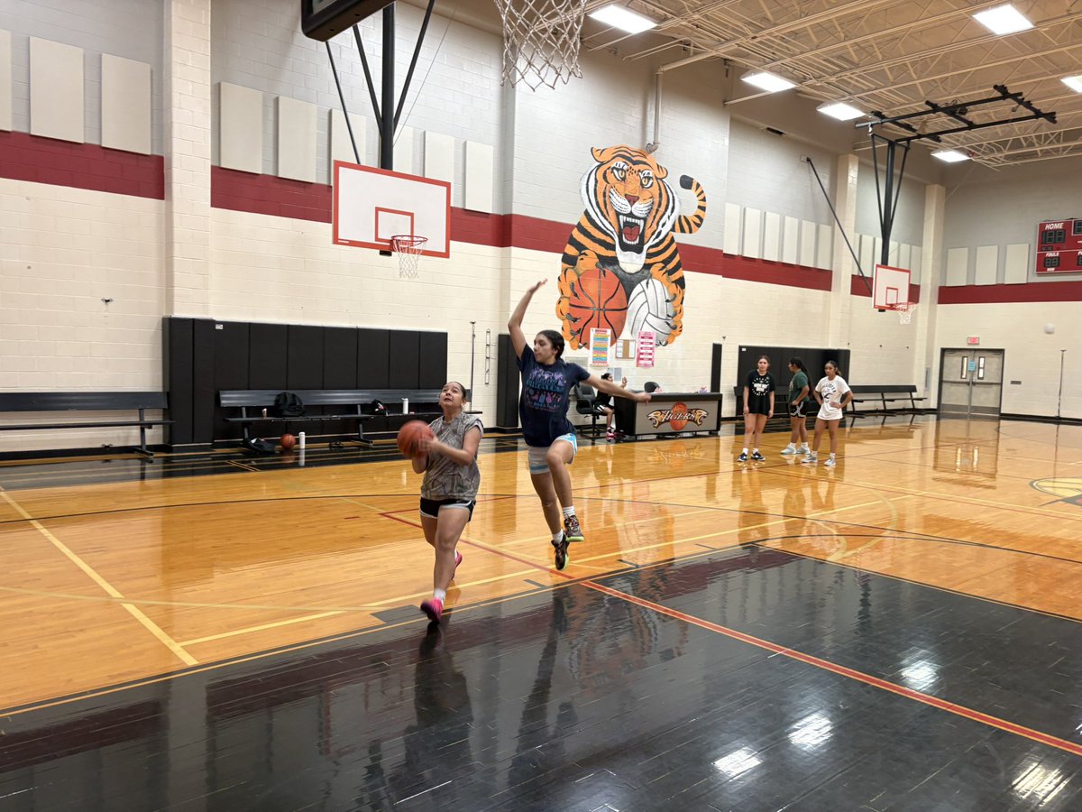 PHSGBB_Official's tweet photo. Players don’t get better because we expect them to. Players get better because we teach them, challenge them, and invest in their development every day.

#RaiseTheStandards
#GoEagles https://t.co/viV1iTB6PT