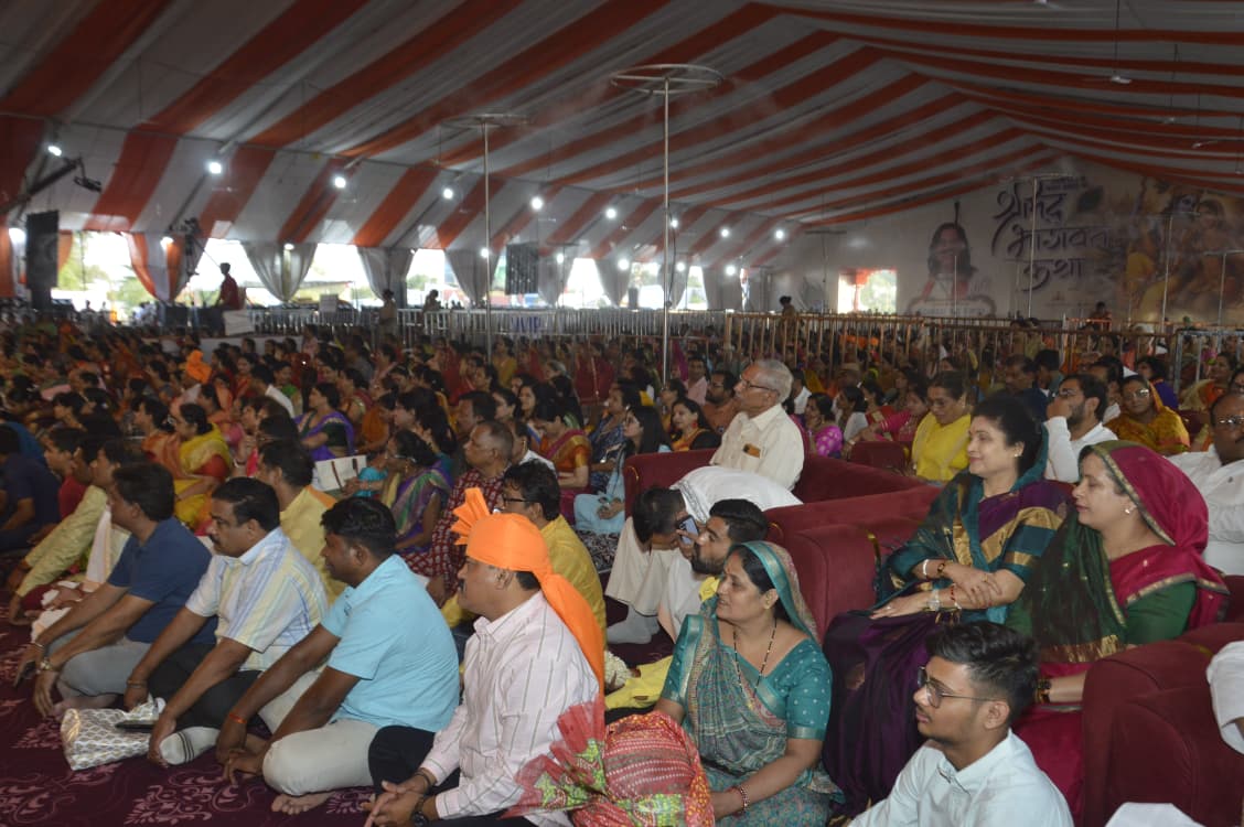 JitendraU_07's tweet photo. आज वार्ड क्रमांक 52 के रोहित में स्थित रुद्राक्ष किंग्सटन में आयोजित सप्तदिवसीय श्रीमद्भागवत ज्ञानयज्ञ में सहभागिता कर पूज्य संत श्री देवकीनंदन ठाकुर जी महाराज के पावन सान्निध्य में दिव्य प्रसंगों का श्रवण करने का सौभाग्य प्राप्त हुआ।

@DN_Thakur_Ji
@KrishnaGaurBJP https://t.co/BKawo5NSuJ