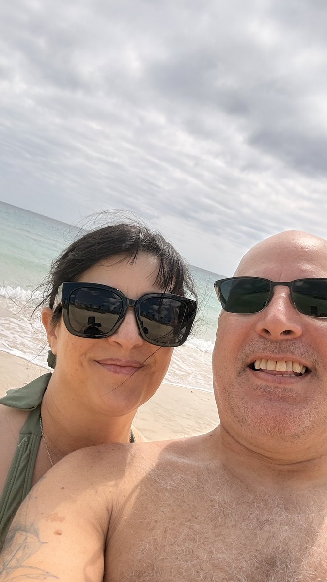301wb's tweet photo. On the beach 🏖️ don’t let the clouds fool you it’s 26degres and sunny ☀️ https://t.co/rB76AJr4yw