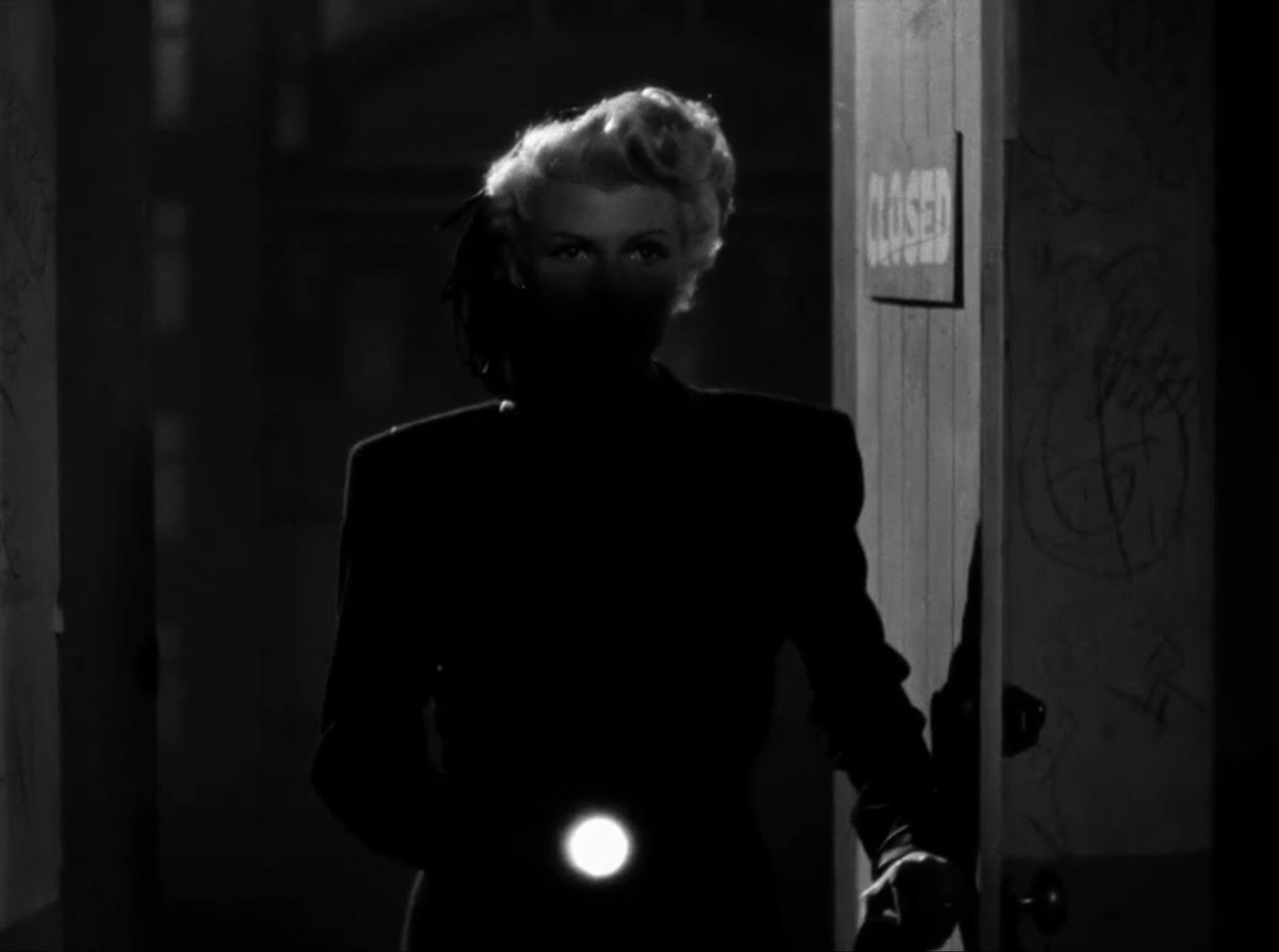 chris6969's tweet photo. The Lady From Shanghai (1947) dir. Orson Welles #filmtwt https://t.co/kRS46fTdPL