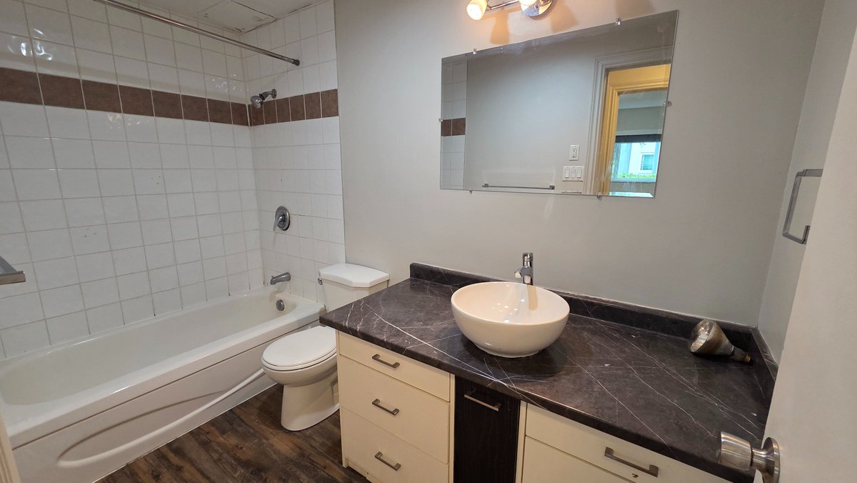 anitachanCA's tweet photo. 142-8091 Ryan Road
OFFERED AT $225,000 CAD

Ground-floor 2-bed + den unit with 868 SF and an updated kitchen.

MLS: https://t.co/jlxFRDENCJ

Call 604-258-8866 for a private tour.

RE/MAX Austin Kay Realty &amp; RE/MAX Anita Chan Realty 
110-6086 Russ Baker Way, Richmond BC V7B 1B4 https://t.co/YJ6CJUpWTy