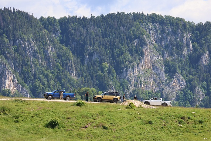 Autostiriro's tweet photo. Competiţia „Cel mai 4×4” din România, și-a desemnat câștigătorii celei de-a 26-a ediție https://t.co/idTmllP246 https://t.co/9HcIFtUqJU