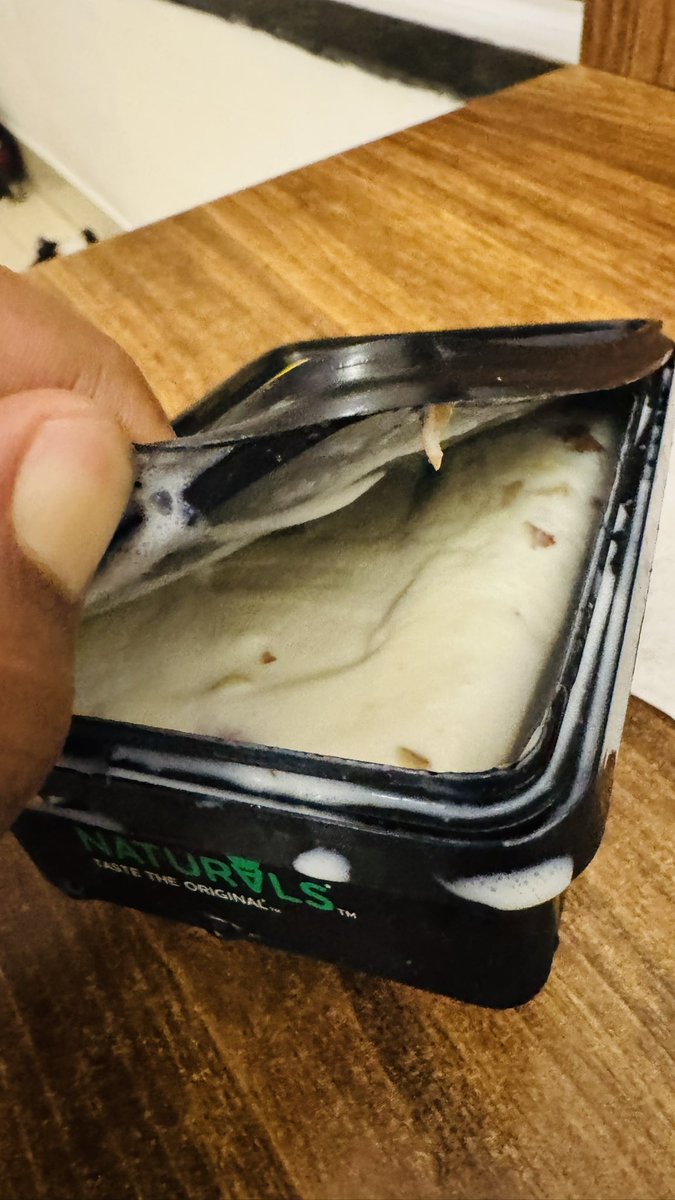 TravelwithDeo's tweet photo. Hi @zomato , I received an unsealed and spilled Naturals ice cream order without any proper packaging. The delivery partner admitted he carried it by hand as he had no delivery bag. This is a serious food safety concern. @pankajchaddah @JoshiPralhad https://t.co/UuozCbmiIm