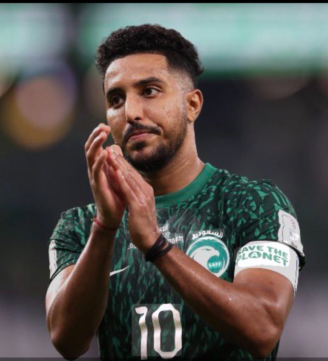 y5pn5's tweet photo. #سالم_الدوسرى
#المنتخب_السعودي
#السعوديه_تنافس_العالم

.
.

الاسطورة سالم الدوسري قائد المنتخب اكبر من كل اصوات النشاز لبعض اعلام الصحف الصفراء الحاقدة والكارهه وبعض جمهورهم الإمعة .

اسطوره ياسالم 🇸🇦 💪🏼 https://t.co/wayqGVnz03