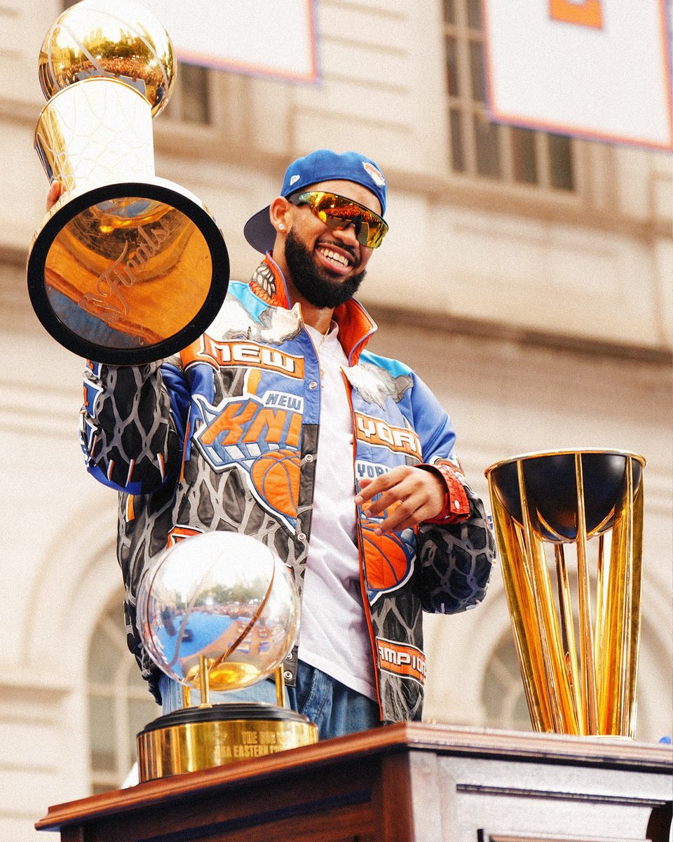 50NuancesDeNBA's tweet photo. 🏆🏆🏆 https://t.co/z4gyiNjN1r