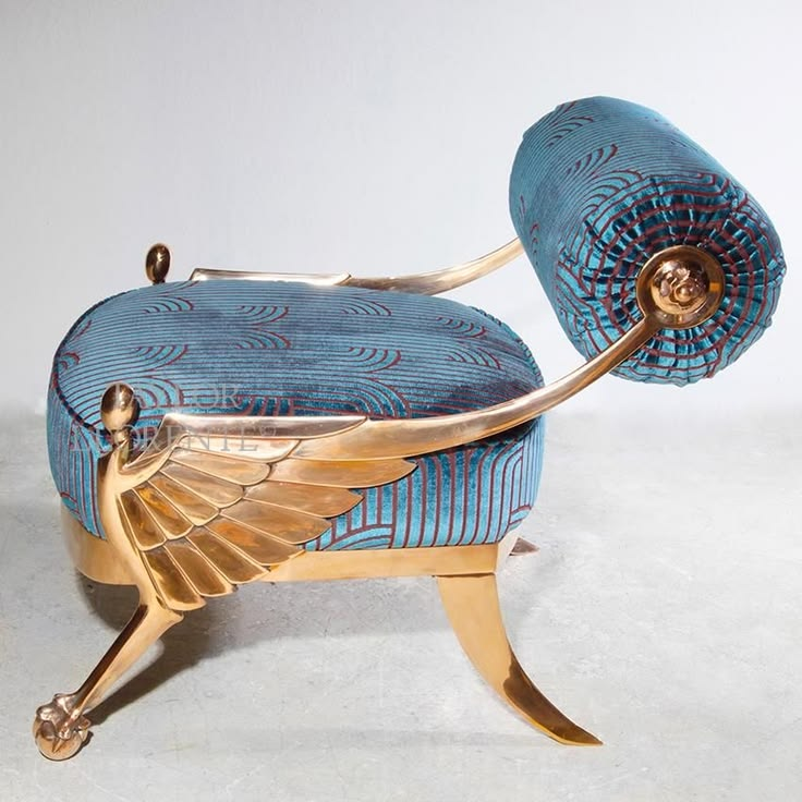 LeoDaVinciWave's tweet photo. Son of Atlantis armchair designed by artist and sculptor Mark Brazier-Jones. https://t.co/VjN2gGdx7D