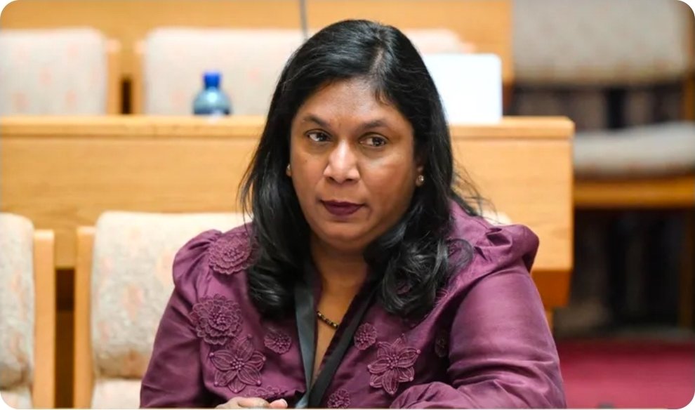 Simon_Sithole20's tweet photo. Andrea Johnson should know that South Africans 🇿🇦 stand with General Nhlanhla Mkhwanazi ❤️

She sat in a panel appointing her husband and know she want to come back and tell us nonsense!! https://t.co/Qu0eoDts7M