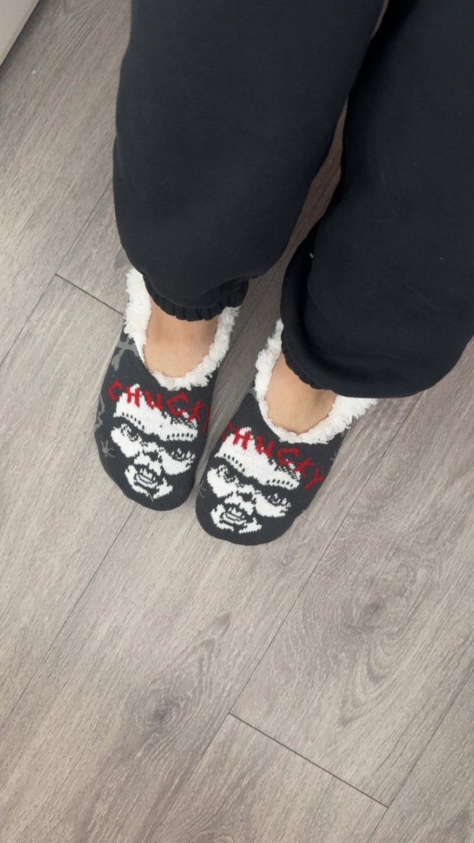Lexxicharmsttv's tweet photo. Live now😁

In my Chucky socks😂⬇️ https://t.co/4bMUJtIRrJ