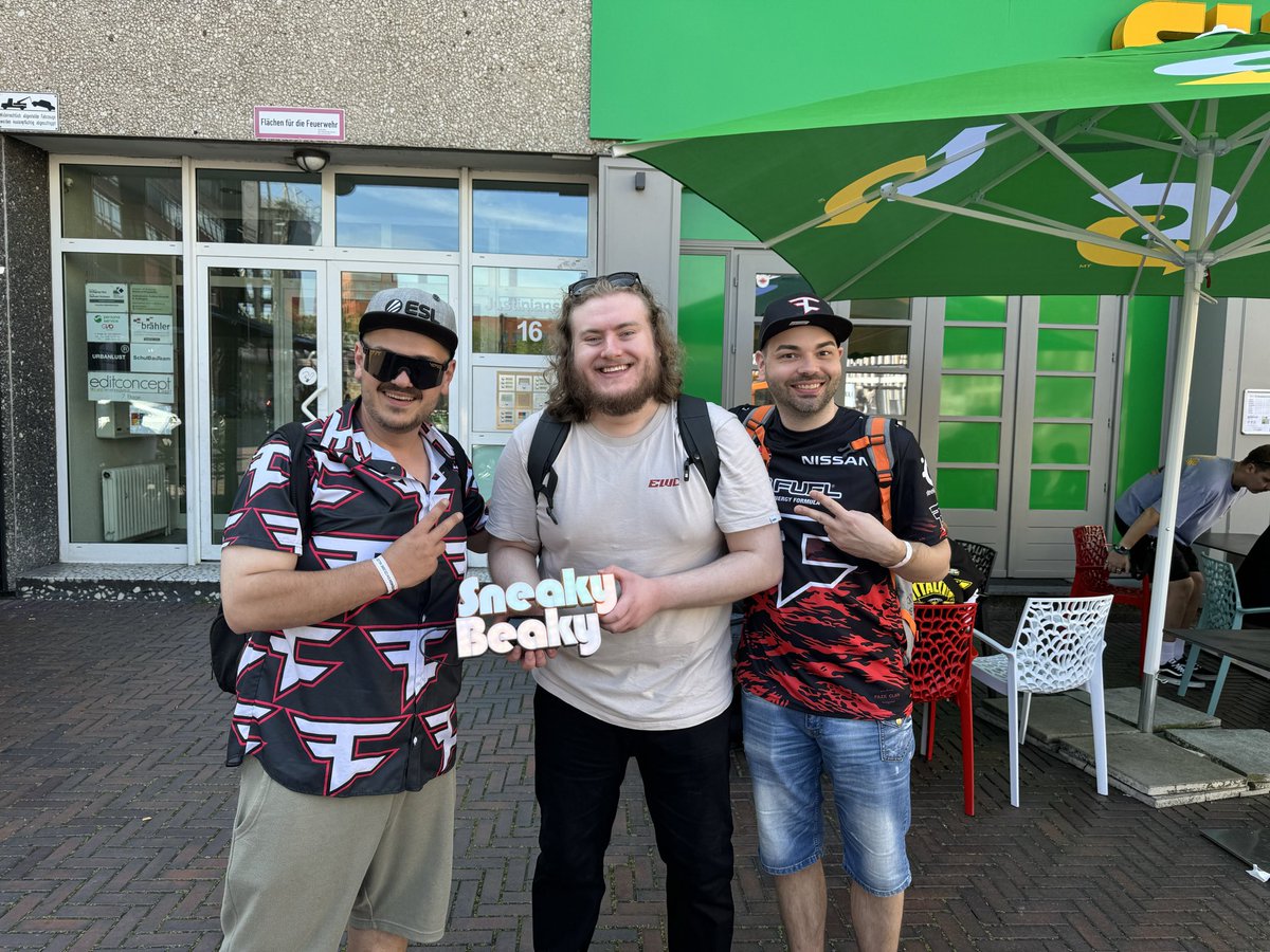 SneakyBeakyTTV's tweet photo. Biggest shoutout to @WalmartFriberg &amp; @19Pasi93 for surprising me with a custom SneakyBeaky sign in Cologne 😍

One of the coolest gifts I’ve ever gotten and completely unexpected!

Looking forward to adding it to the background of my new streaming setup 🔥 https://t.co/poDLzgqPds