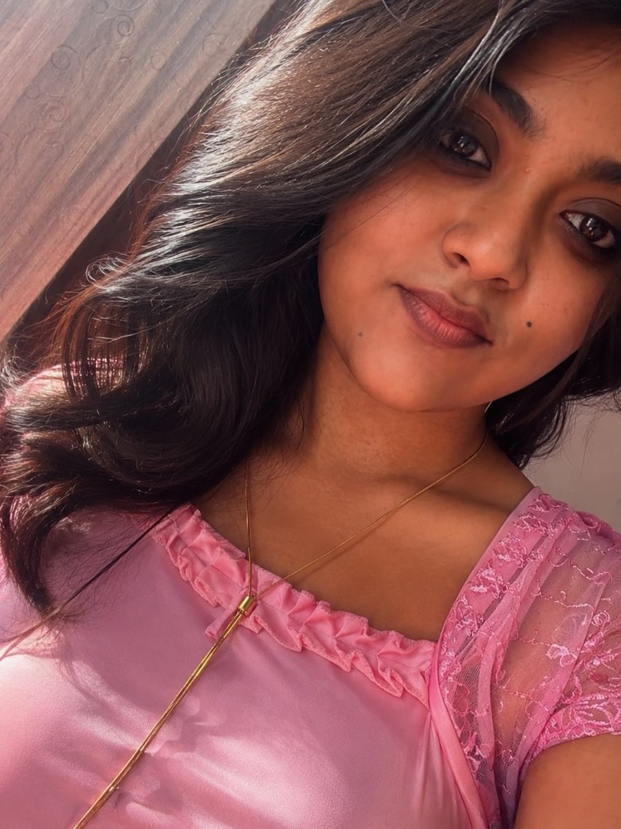 kujulimasthu_'s tweet photo. Premium outfit alert snap from our GF 🚨 https://t.co/2KQsQb8n3v