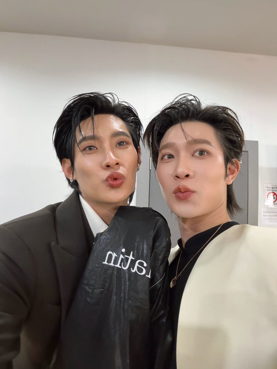 TutorKrp's tweet photo. ด้วยรักกก แฮปนะค้าบบ 🎂 @mynameis_yim 

#26thYimIsOurSmile https://t.co/3icZWOMw5U