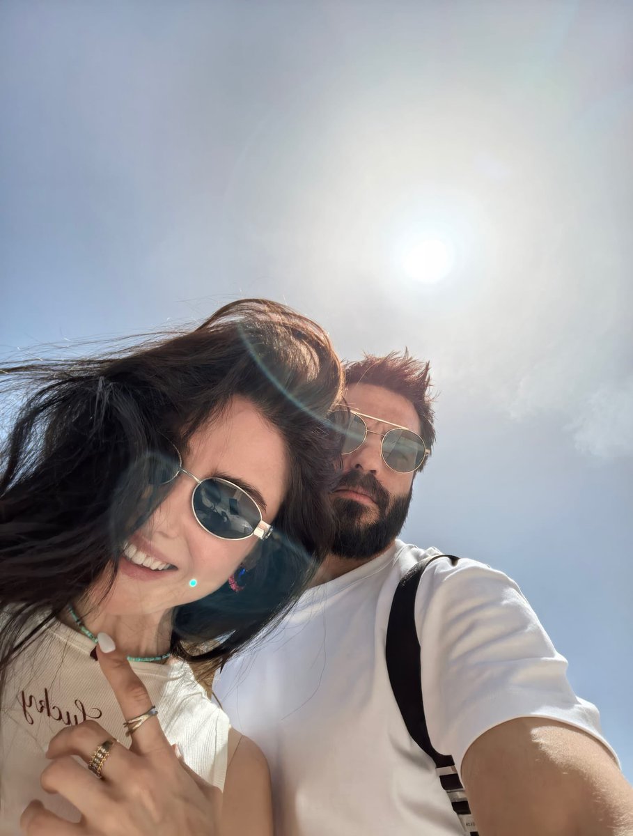 LoredanaRiccard's tweet photo. Granada ci sta regalando gioie #ÖzgeGürel #SerkanÇayoğlu ❤️❤️❤️ https://t.co/umO2rjDUwr