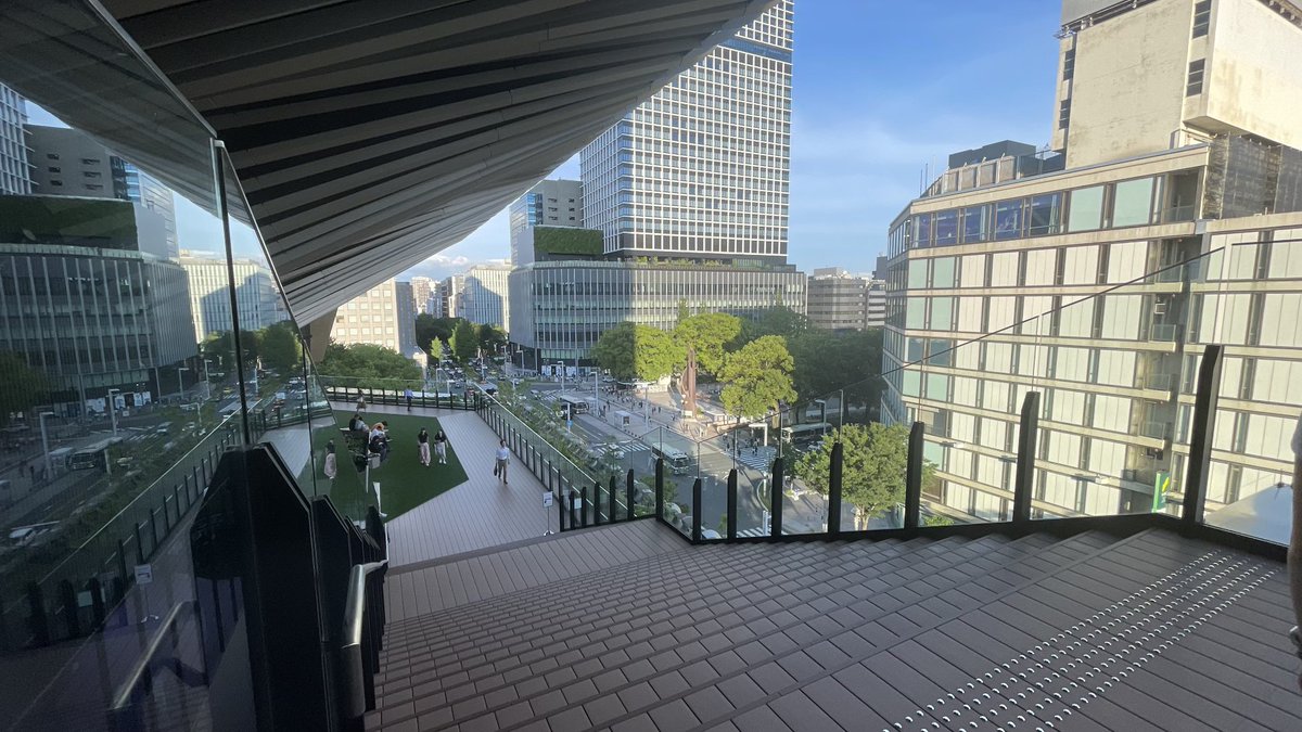 merci_now's tweet photo. 空中回廊はいい。
街を上下左右に見渡せる体験は良かった。新感覚。 https://t.co/REyY3DG5w4