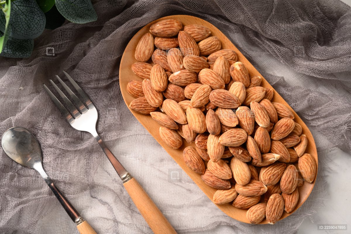 cesar_sgil's tweet photo. Sharing my go-to midday snack—crunchy, salted almond clusters that hit the spot every time! Grab a bag for your desk too https://t.co/63OnviUHib