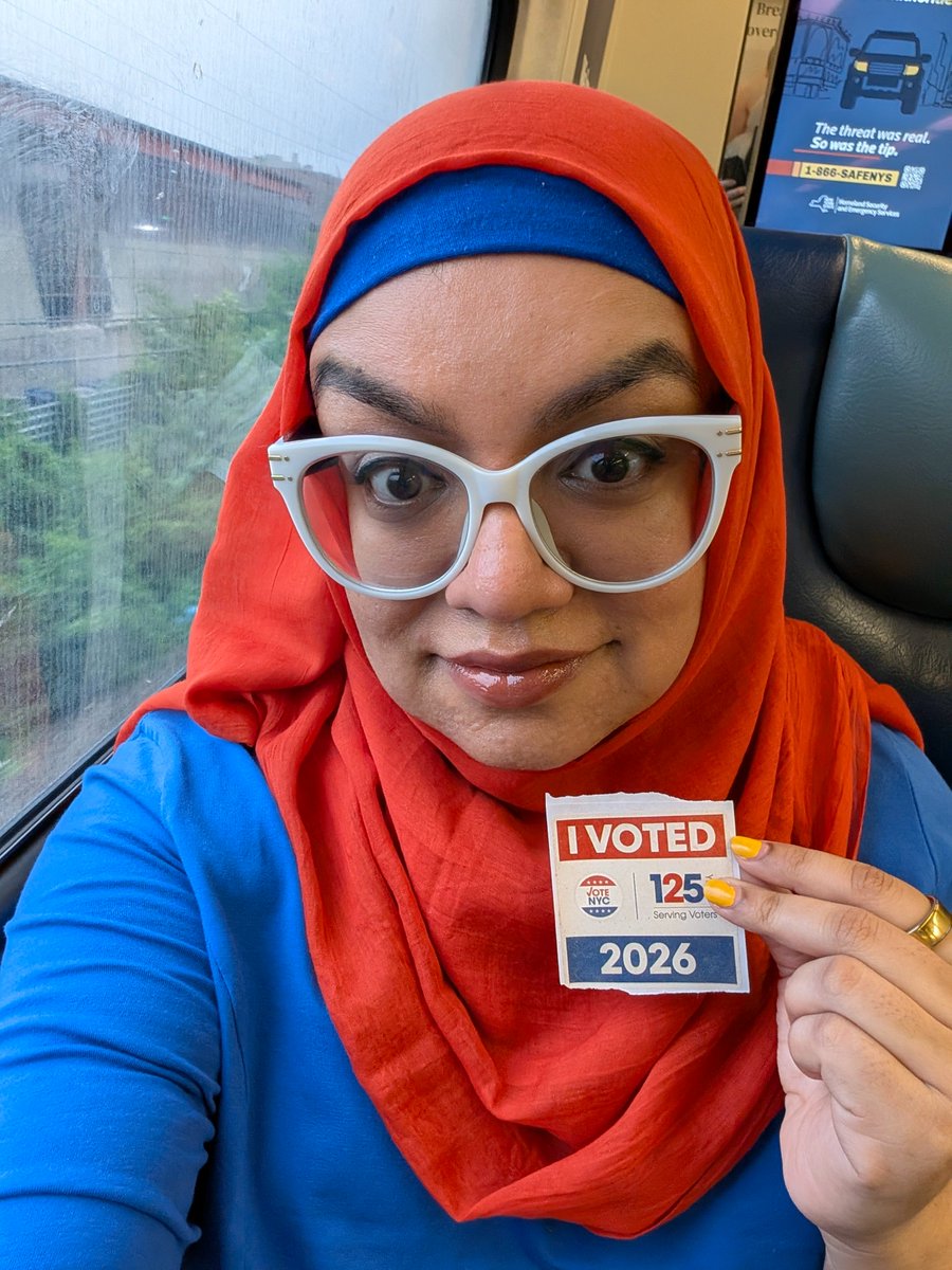 helalipop's tweet photo. @BOENYC @itscruztime @nyknicks I also voted early today and didn't get the sticker that matches with my Knicks Appreciation outfit 😭 @BOENYC @nykni https://t.co/zcpej3C46v
