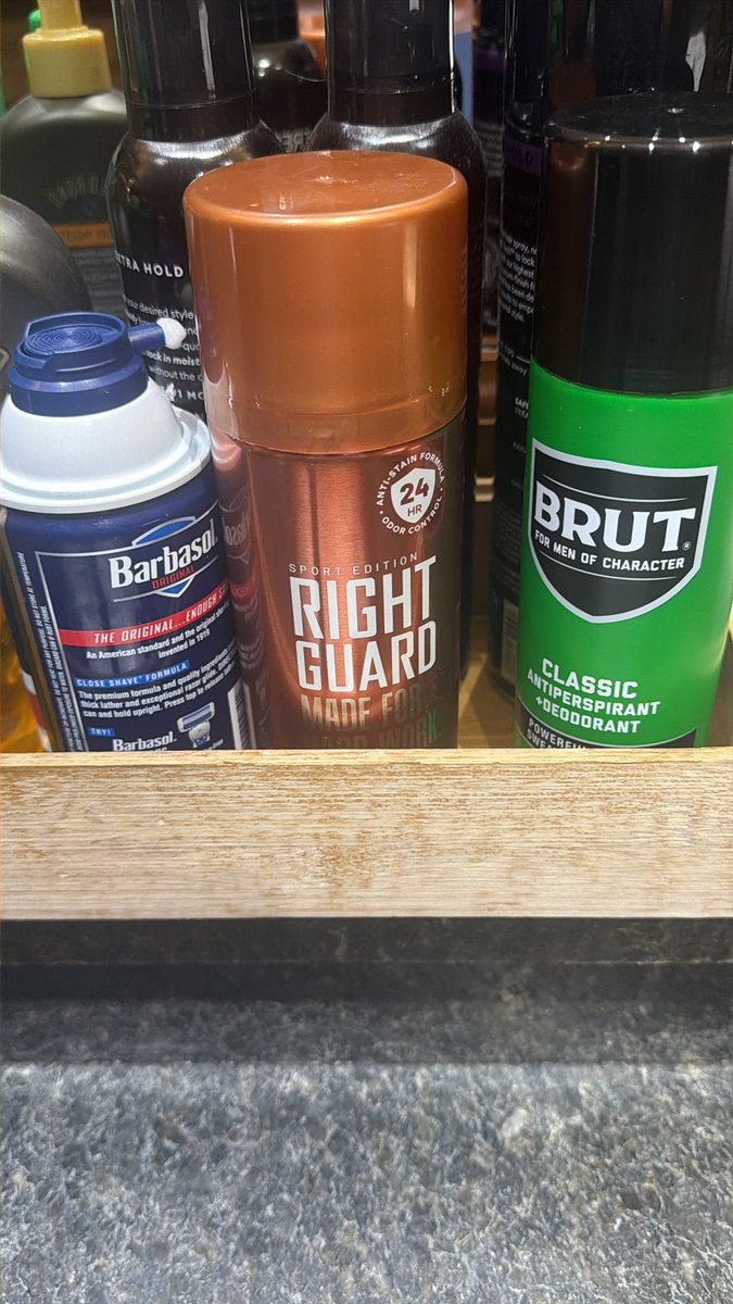 googoojohnson1's tweet photo. Why tf does the right guard feel like molten lava in my armpit rn. #rash #doineedtoseeadoctor https://t.co/r9oqyaoOmG