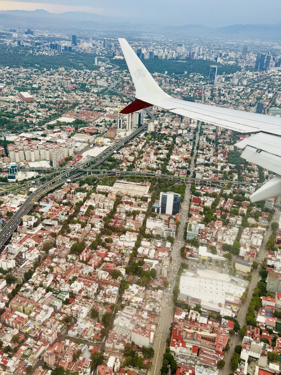 JnBdt's tweet photo. @Aeromexico Llegando a CDMX 🙌🏼 https://t.co/WkGpNuB9pl