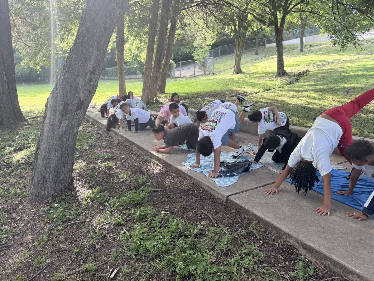 KahnElementary's tweet photo. Our 1st graders have been working on their flexibility &amp; getting their minds ready for the day with some morning yoga. #SummerCool2026
#SnapAndShareThursday
#DISDELO
#ExtendedLearning https://t.co/uuIuZ6WZWR