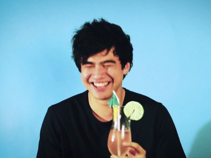 PUPPETSH4DOW's tweet photo. cocktail chats calum i think about you everyday https://t.co/wlK3OxHFdQ
