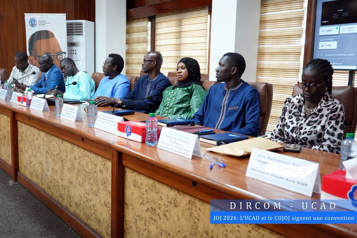 UCAD_Senegal's tweet photo. L’UCAD et le #COJOJ Dakar 2026 scellent un partenariat stratégique pour la réussite des Jeux Olympiques de la Jeunesse !🤝

Cette convention confirme le rôle central de l’UCAD dans la préparation de cet événement mondial prévu du 31 octobre au 13 novembre 2026. Elle offrira également de nouvelles opportunités aux étudiants en matière de formation, d’engagement citoyen et d’accès aux sites de compétition.

L’INSEPS rénové et modernisé dispose désormais d’infrastructures aux standards internationaux pour accueillir les épreuves des #JOJDakar2026.

#ucad #kebetu #Dakar2026 #Jeunesse #Sport #Partenariat #kebetu #compublique @Prabkandji