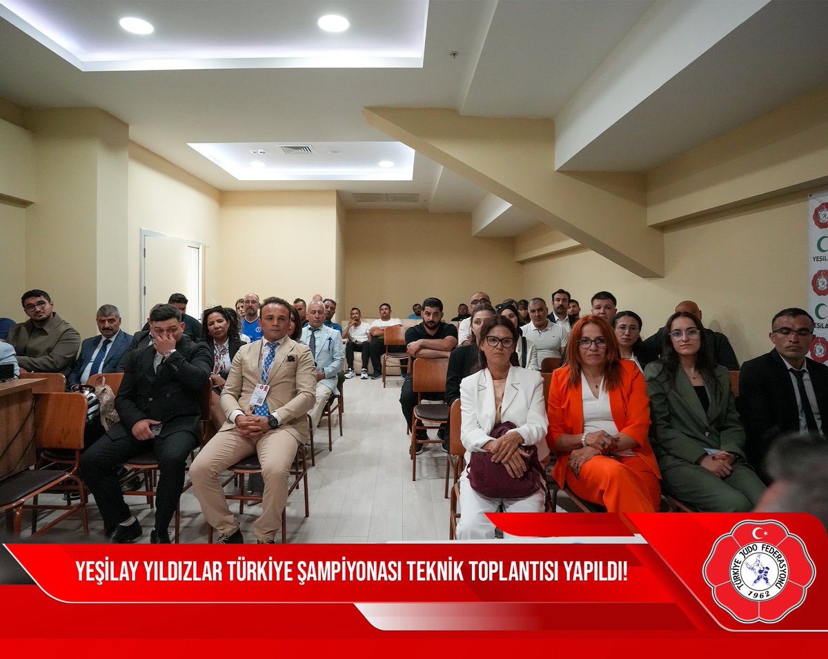 turkjudo's tweet photo. Federasyonumuzun 2026 yılı faaliyet programında yer alan Yeşilay Yıldızlar Türkiye Judo Şampiyonasıöncesinde teknik toplantı gerçekleştirildi.
19-21 Haziran 2026 tarihleri arasında Hatay’da düzenlenecek şampiyona öncesi yapılan toplantıda; müsabaka programı, tartı süreci, karşılaşma düzeni, organizasyon akışı ve teknik konular hakkında bilgilendirmelerde bulunuldu.
Hatay Merkez Spor Salonu’nda gerçekleştirilecek şampiyona, yarın saat 09.00’da başlayacak.
Türkiye’nin 67 ilinden 460 erkek 457 kadın olmak üzere toplam 917 sporcu, Türkiye şampiyonluğu hedefiyle tatamiye çıkacak.
Üç gün sürecek organizasyonda yıldız judocular, kendi sıkletlerinde madalya mücadelesi verecek.
Yeşilay Yıldızlar Türkiye Judo Şampiyonası’nda mücadele edecek tüm sporcularımıza, antrenörlerimize ve kulüplerimize başarılar dileriz