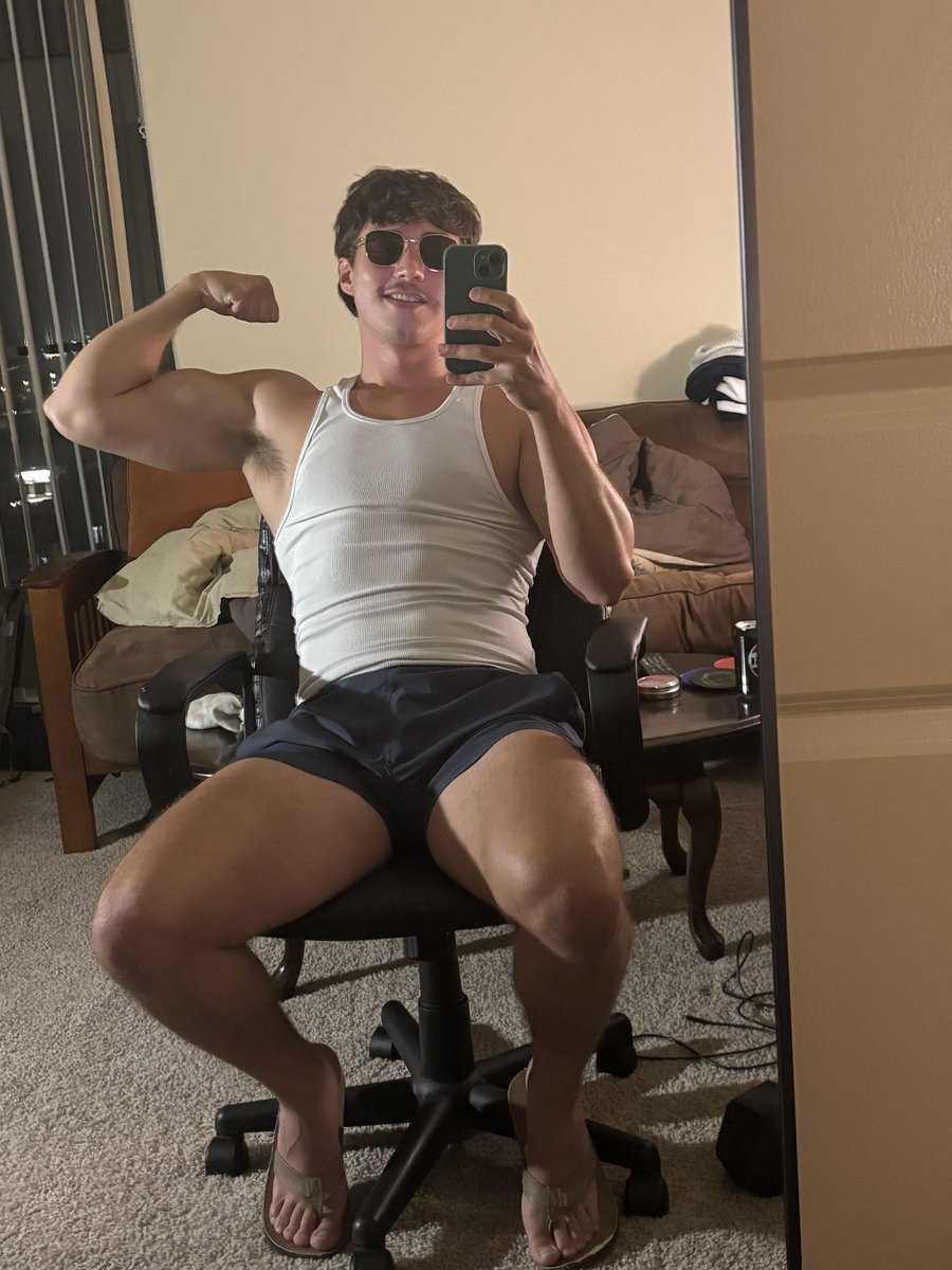 MasterGrayson01's tweet photo. Serve a real fuckin man today https://t.co/VmSmbZ12dw