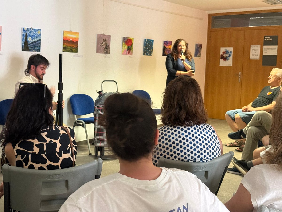 AytoMurcia's tweet photo. 🎉 Esta tarde se está celebrando la Fiesta Fin de Curso del Espacio Joven 585.

👉🏻 La actividad pone el broche final a la programación desarrollada durante el curso en este centro juvenil municipal, con la participación de jóvenes usuarios y colectivos vinculados al espacio. https://t.co/scdBFKMq3D