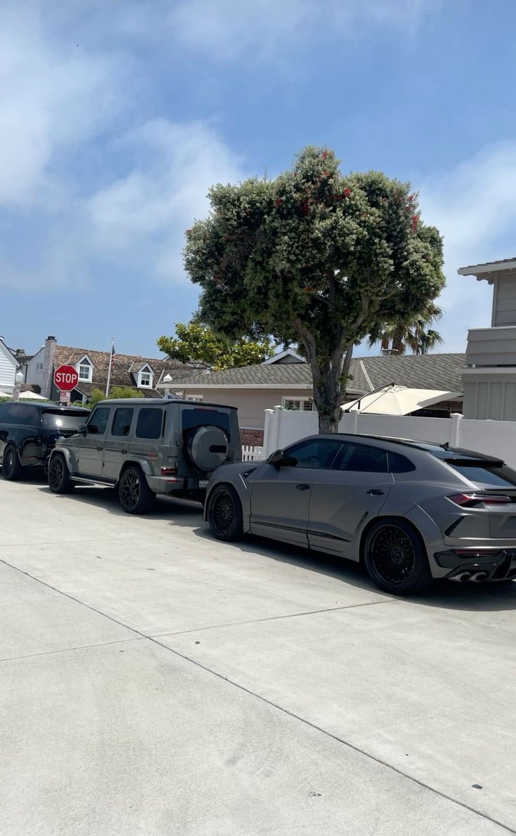 proxy63s's tweet photo. There is no car combo harder than the g63 X lambo truck https://t.co/i6aSX3guL2