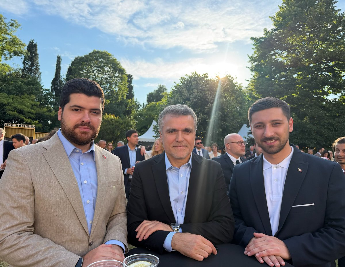 drfatihtuna's tweet photo. Birleşik Krallık Büyükelçisi Sayın Jill Morris’in ev sahipliğinde düzenlenen,  Kral III. Charles’ın doğum günü resepsiyonuna heyetimizle birlikte katıldık.

İstanbul’un diplomatik gündeminde önemli bir yer tutan programda, farklı ülkelerden temsilciler ve davetlilerle bir araya gelme fırsatı bulduk.

Nazik davetleri dolayısıyla Sayın Büyükelçi Jill Morris’e teşekkür ediyoruz.

@akpartiistanbul 
@abdullahozdemir
@salihademirer 
@Umurburak 
@nevzatyucetr 
@kurtulmussb 
@enescetintrr