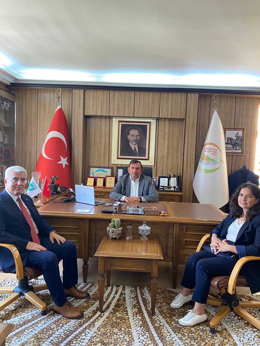 CanakkaleCSB's tweet photo. İl Müdürümüz Abdullah BORCA, İl Müdür Yardımcılarımız Çiğdem KESKİN ve Osman Erdem GÜLEGEN ile beraberindeki teknik ekip, Gökçeada Belediyesi’ni ziyaret etti. https://t.co/eydlEJUQ3h