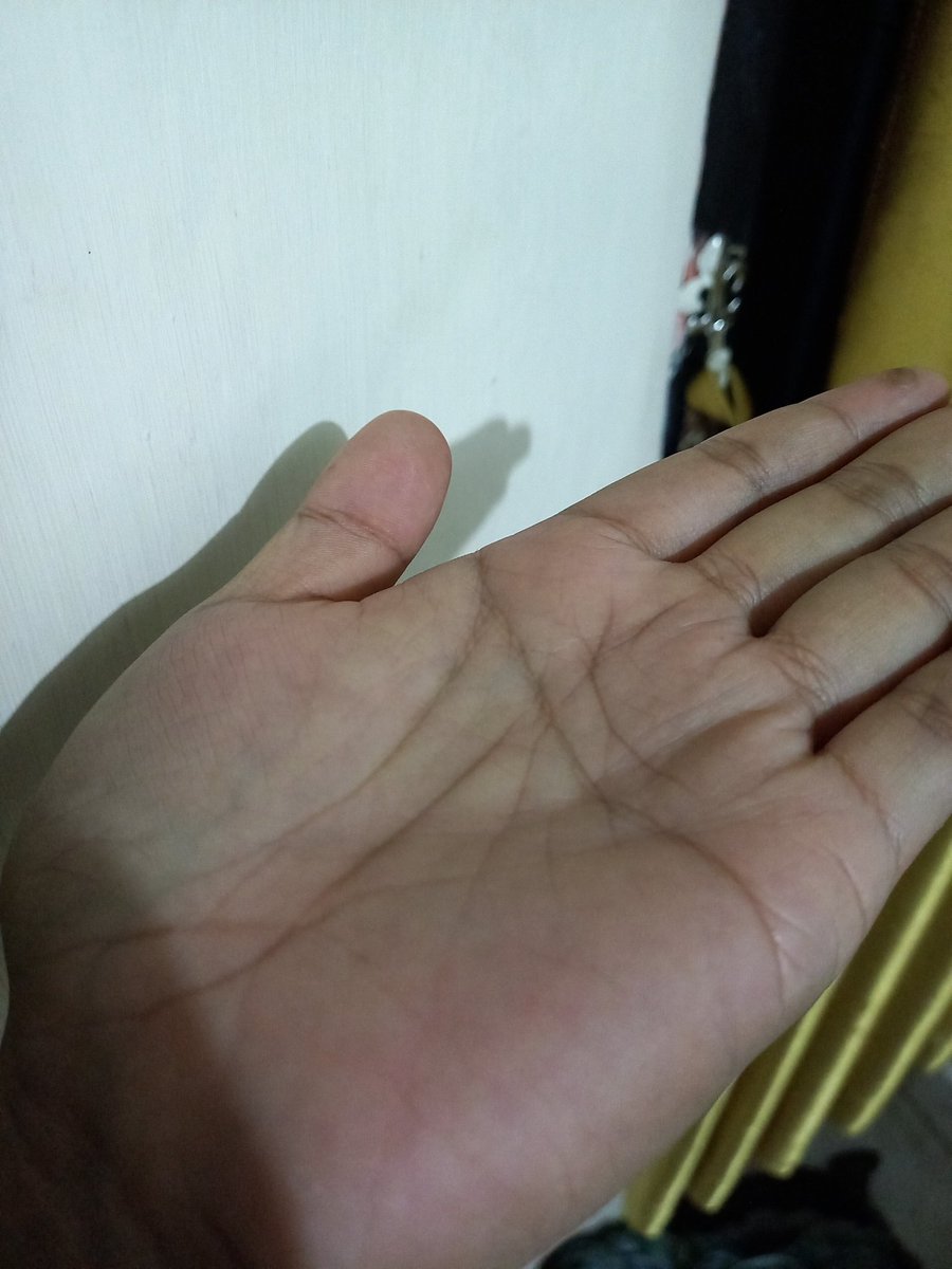 aligbeex's tweet photo. @PANDAVVA_ID Mau ikut tapi agak pemalu ini peliharaanku..
Kenalin namanya amo eba, dia ini sejenis anu itulah pokoknya..
Keliatan ga ya??? Soalnya yang bisa liat hanya orang bijak dan rajin menabung. Aku sebenarnya ga liat sih. Jika bisa lihat ketik 10+6 =
Tolong review nya🙏

#JUMAVVA https://t.co/BBRB3EZhSl