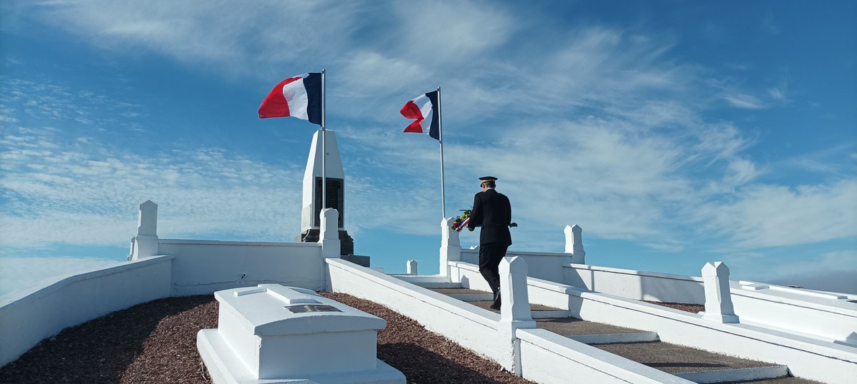 Prefet975's tweet photo. 🇫🇷| #18juin 
Il y a 86 ans, depuis Londres, le général de Gaulle lançait son historique Appel. 
Les  autorités ont procédé à des dépôts de gerbes en hommage à celles et  ceux qui ont refusé la défaite et choisi le combat pour la liberté. https://t.co/tsrDanxXsQ