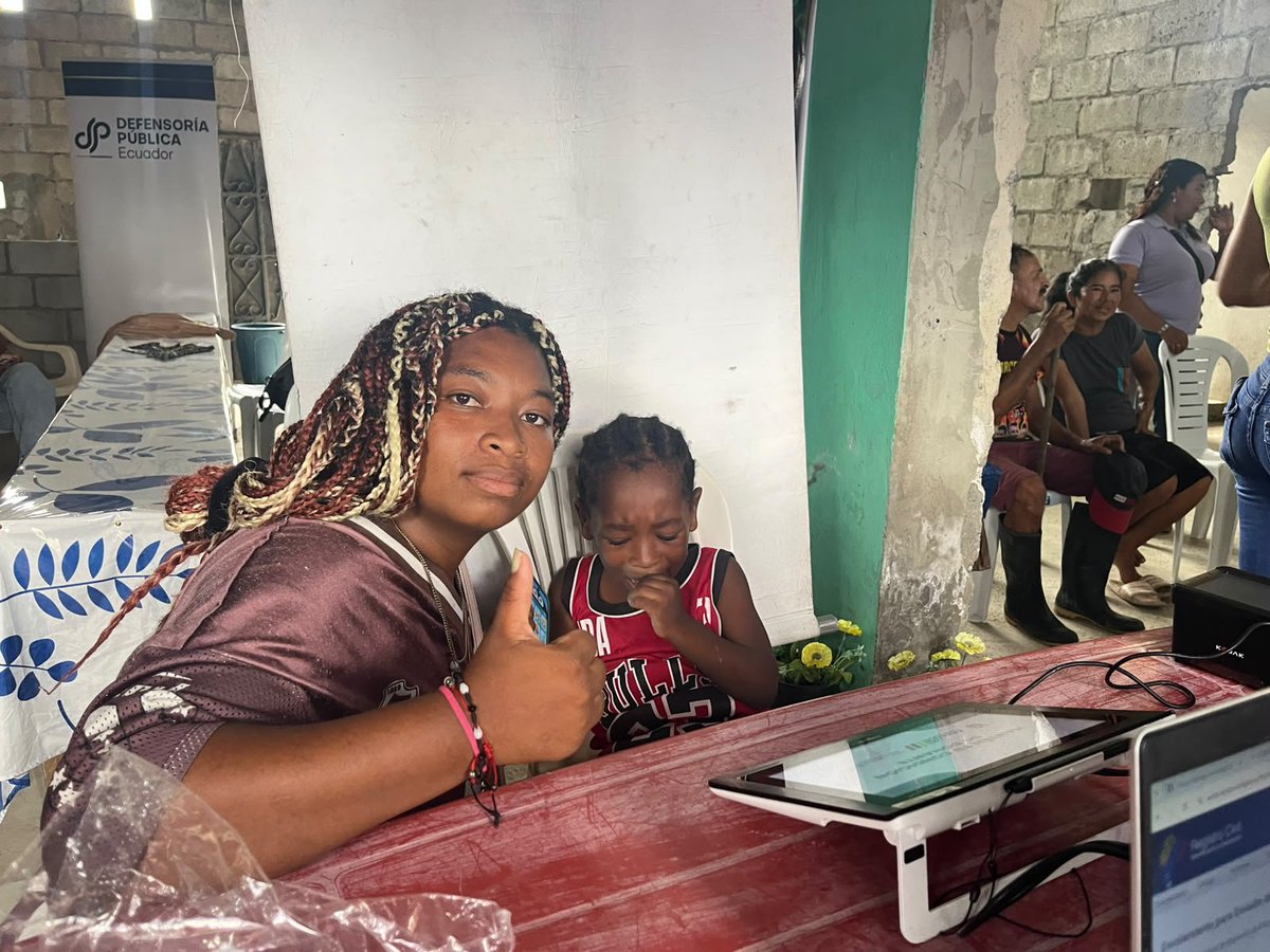 RCivil_Zona8's tweet photo. 📍 GUAYAS l En la coop. Una Sola Fuerza 3, en Durán, el @RegistroCivilec participó en la brigada social con el servicio de cedulación, permitiendo que Lady y su hijo Jared de 4 años, accedan a su derecho a la identidad 🥳.
#ElGobiernoATuLado https://t.co/fuDp31q9vO