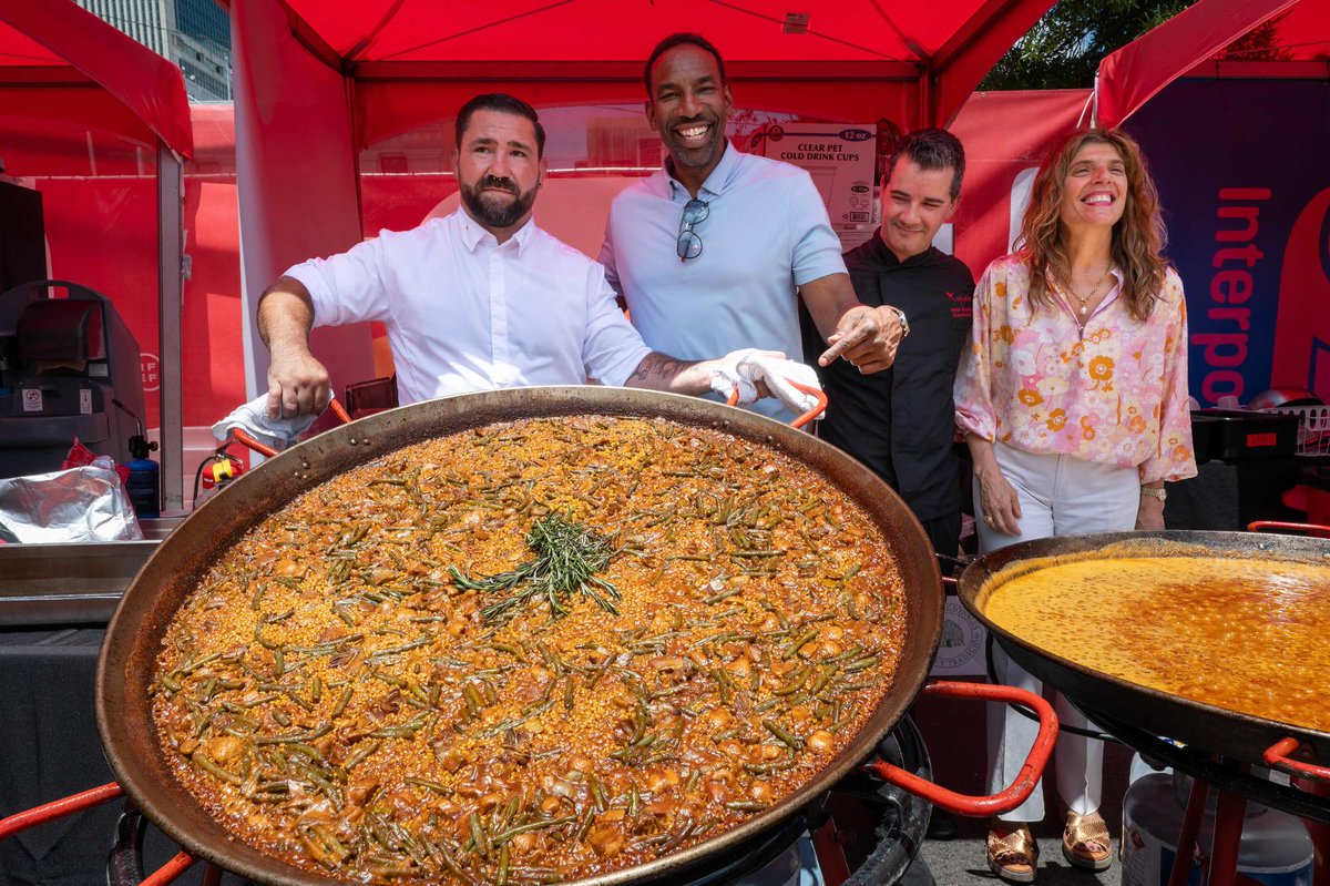 CityofAtlanta's tweet photo. Atlanta got a taste of Spain!

Mayor Andre Dickens joined a special paella cooking demonstration celebrating Spain's rich culinary traditions and culture during FIFA World Cup 2026.
Thank you to the Embassy of Spain and Casa España for sharing a taste of Spain with Atlanta. https://t.co/tvwo3UHfKI