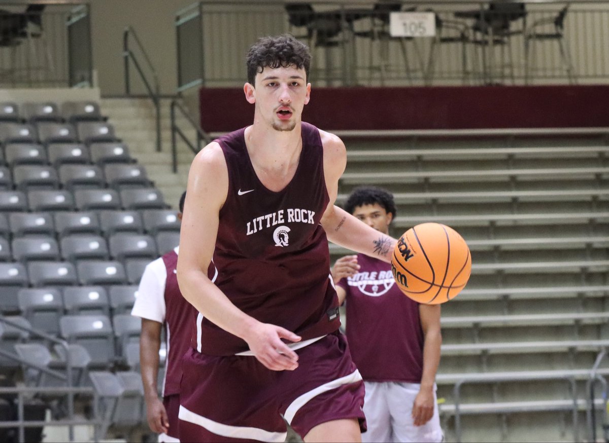 LittleRockMBB's tweet photo. Practice mode: ON. 🔥🏀 https://t.co/ugCZSwuPQn