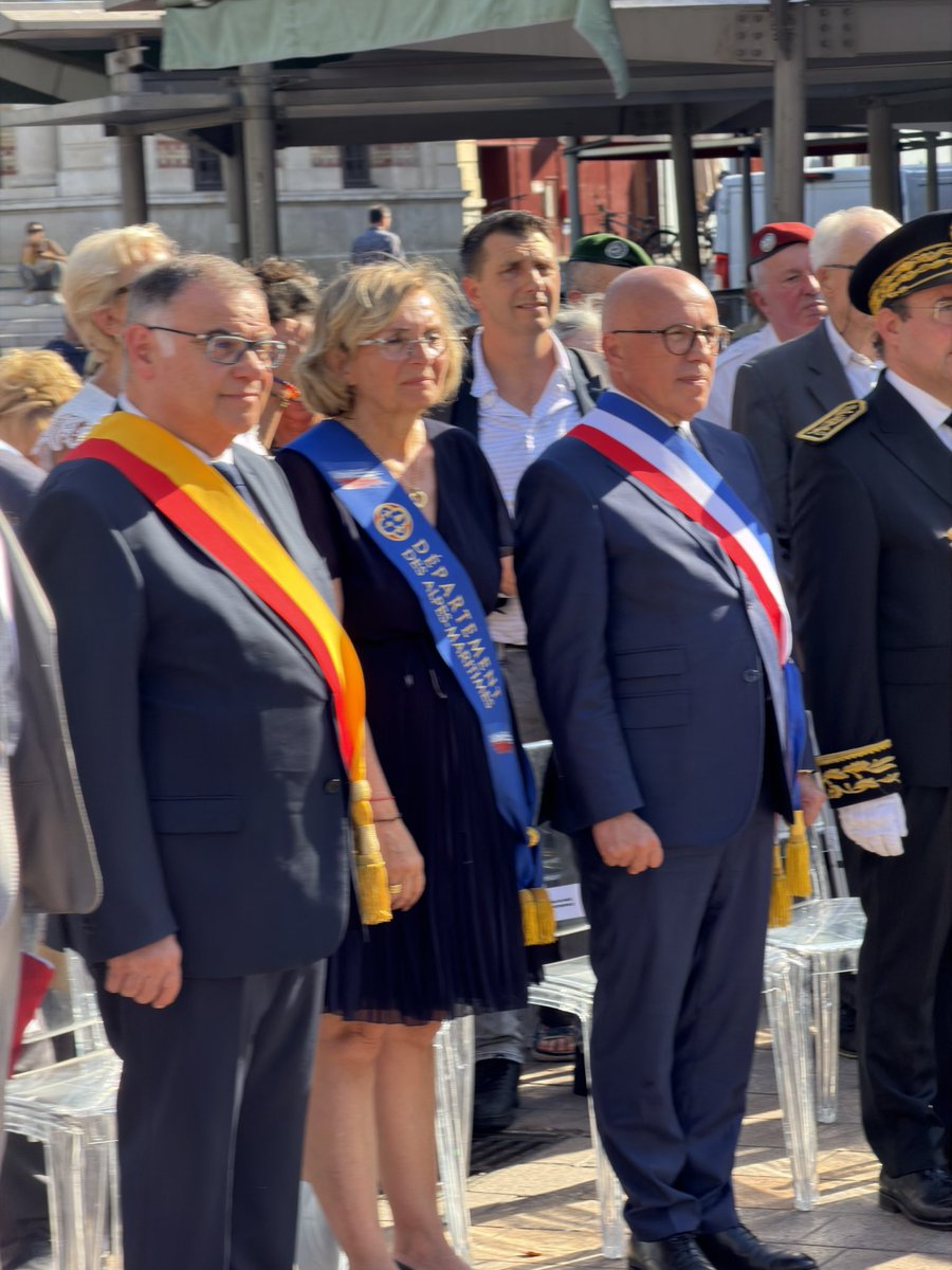 PPLeonelli's tweet photo. Ce soir à Nice où je représente Renaud Muselier pour : 

Honorer l'Héritage du Général de Gaulle

En ce 18 juin, nous célébrons la libération et l'esprit de résistance symbolisé par le Général de Gaulle.

Ce jour nous offre l'occasion d'honorer un homme d'État qui a fermement dit non au déclin de notre nation et à son effacement. 

De Gaulle a affirmé une indépendance sans compromis : qu'elle soit militaire, énergétique ou géographique.

Il a incarné le recul nécessaire face à l’extrême droite xénophobe et populiste, un mouvement qui prétend vouloir lutter pour de meilleures causes tout en trahissant les valeurs qu'il défendait.

À présent, la France doit raviver cet esprit gaullien. La foi, la détermination et l’engagement sont plus que jamais nécessaires.

De Gaulle et ses compagnons ont fait preuve d'une force de caractère remarquable, produisant des résultats palpables dans les moments les plus sombres de notre histoire. 

La victoire de Bir Hakeim demeure un symbole puissant de volonté, d'héroïsme et de bravoure face à l’adversité.

« Quoi qu’il arrive, la flamme de la résistance française ne doit pas s'éteindre et ne s'éteindra pas. »