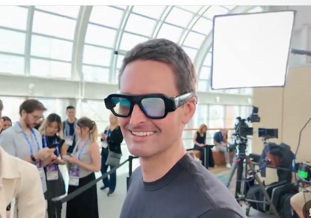 JesseBarkasy's tweet photo. We probably should wait for $SNAP to turn up a bit on the daily chart before we buy. Not wanting to fight the trend. $SNAP may just be ahead of the curve. https://t.co/toh8Oej78o