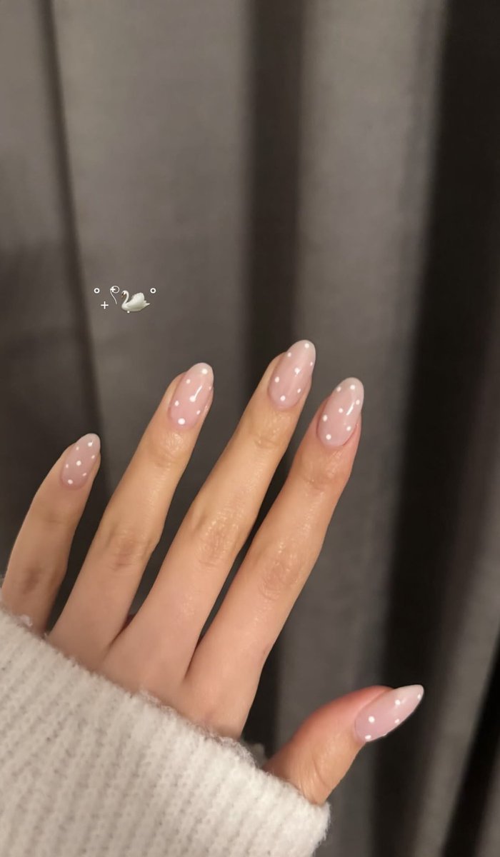 melidelicate's tweet photo. @kaane0 this style is my go-to 😭 I think these would suit you really well!! https://t.co/ZPtbumJ7om