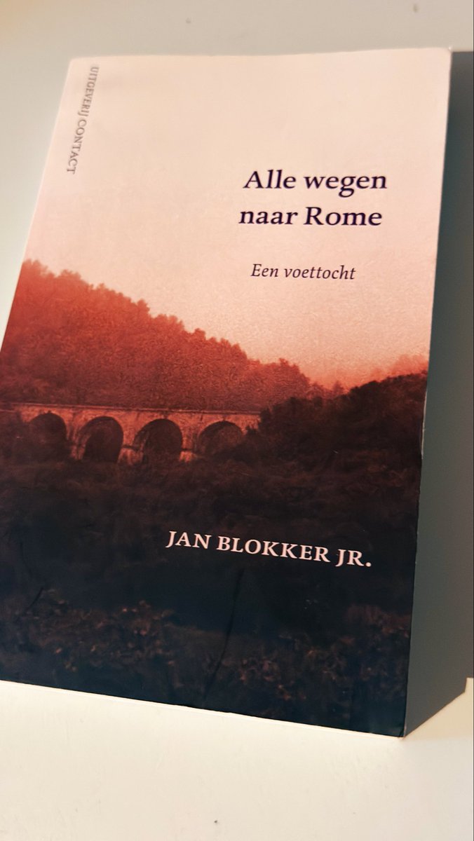 ThusEventide's tweet photo. Bought a new book. 

I want to get into the habit of reading again. So, thought it was useful to start off with easy reading material. 

About the journey of a man who walked all the way to Rome starting from the Netherlands. https://t.co/V4NmuuxRkG