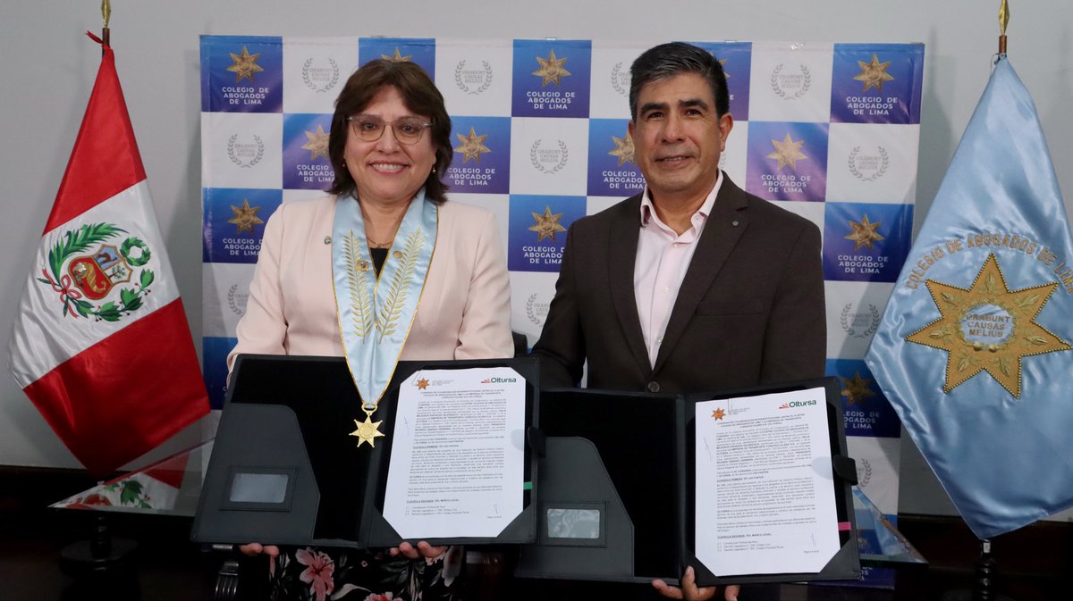 CALPERUOFICIAL's tweet photo. 🤝🚌 El Ilustre Colegio de Abogados de Lima y OLTURSA suscribieron un convenio de colaboración interinstitucional que brindará importantes beneficios a nuestros agremiados, sus familiares directos y al personal de la Orden. https://t.co/a1QvXViBdH