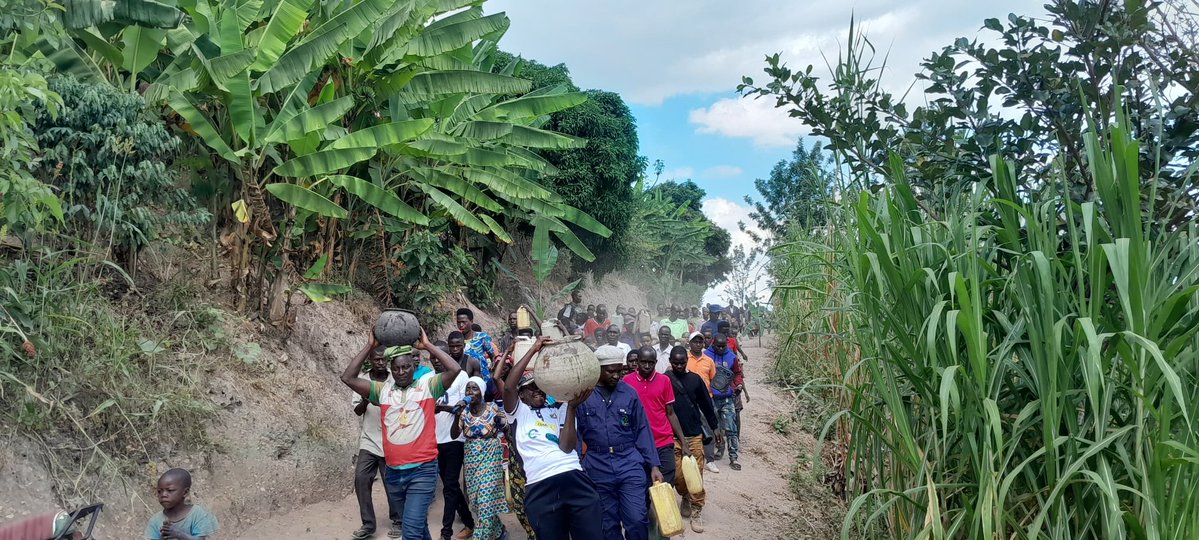 CnddFddButanyer's tweet photo. 18/06/2026:Umunyamabang wa CNDD-FDD Kirundo @TiteT52696 yagendey ubucimbiri 12 bwa zone Mugendo i Buringanire,Ntango, Rutagara mu kuvomera amavoka. Komine ikaba igendey ubucimbiri 292.Yasavy abenegihugu kuvomer Kuwamber, Kuwagatatu,Kuwagatandatu. Kwimba nyabareg 2 ku rugo https://t.co/1BfKQg1vBX