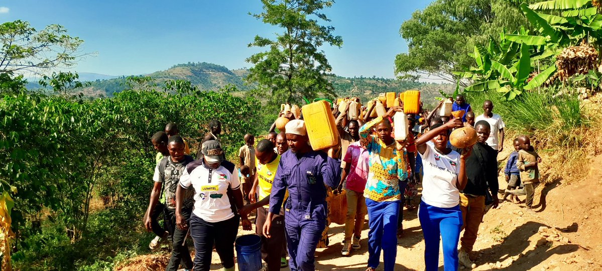 CnddFddButanyer's tweet photo. 18/06/2026:Umunyamabang wa CNDD-FDD Kirundo @TiteT52696 yagendey ubucimbiri 12 bwa zone Mugendo i Buringanire,Ntango, Rutagara mu kuvomera amavoka. Komine ikaba igendey ubucimbiri 292.Yasavy abenegihugu kuvomer Kuwamber, Kuwagatatu,Kuwagatandatu. Kwimba nyabareg 2 ku rugo https://t.co/1BfKQg1vBX