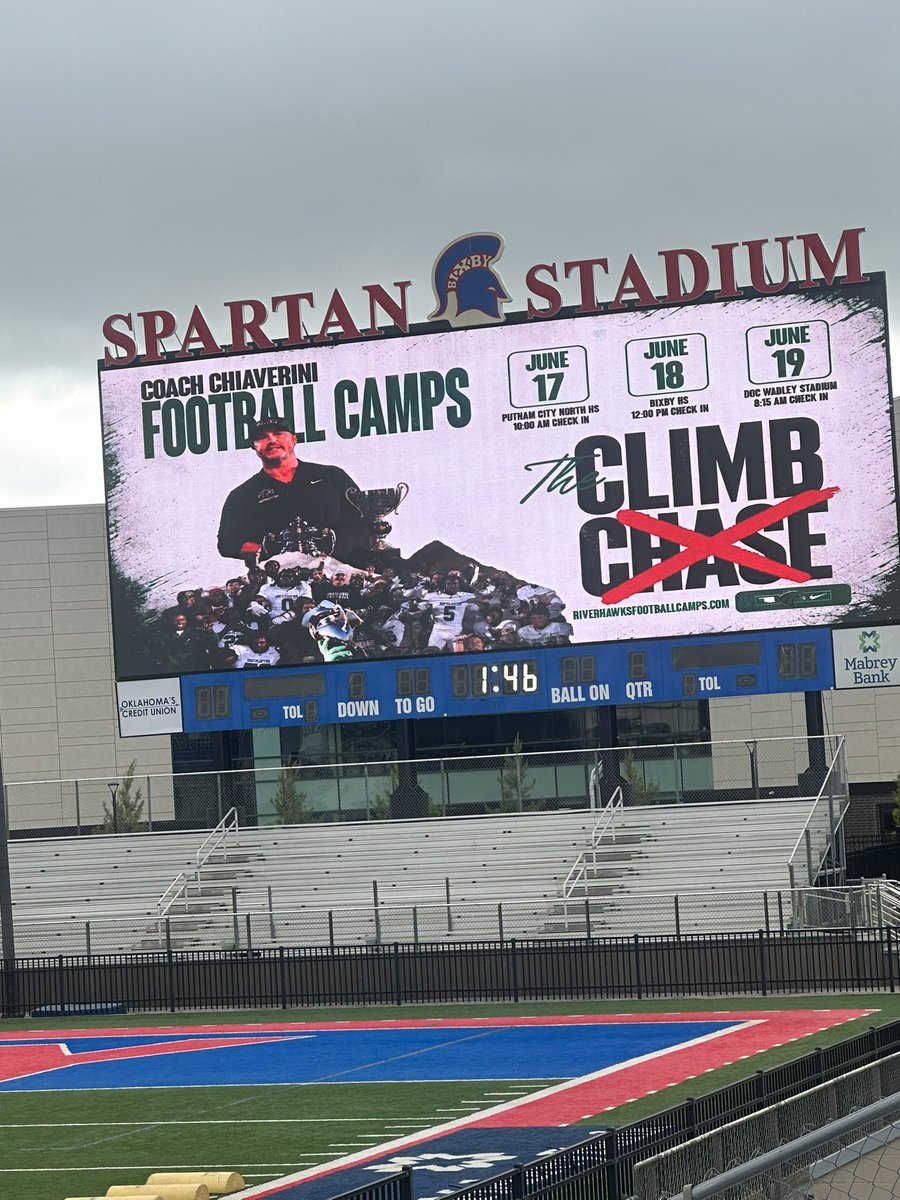 BartlesvilleFB's tweet photo. Locked in @CoachChev6 Camp in #Bix
#TEAM #BruWIN https://t.co/FmNoSiLZ3Y