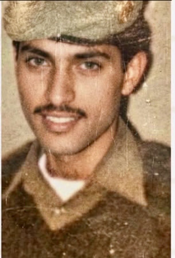 abutalal9101's tweet photo. التهذيب وحسن الأدب والخلق 
هما تاج المرء وجمال روحه
إن أعظم ما يتركه الإنسان بعد رحيله هو الأثر الطيب والذكر الحسن
عاش نبيلاً وترك خلفه سيرة عطرة 
تُنير قبره.رحمه الله رحمة واسعة
وغفر له..وأسكنه فسيح جناته🤲🌹
كان معنا في منصة X ورحل قبل سنة
.. تذكرونه ؟🤔 https://t.co/RQHAIZnMT8