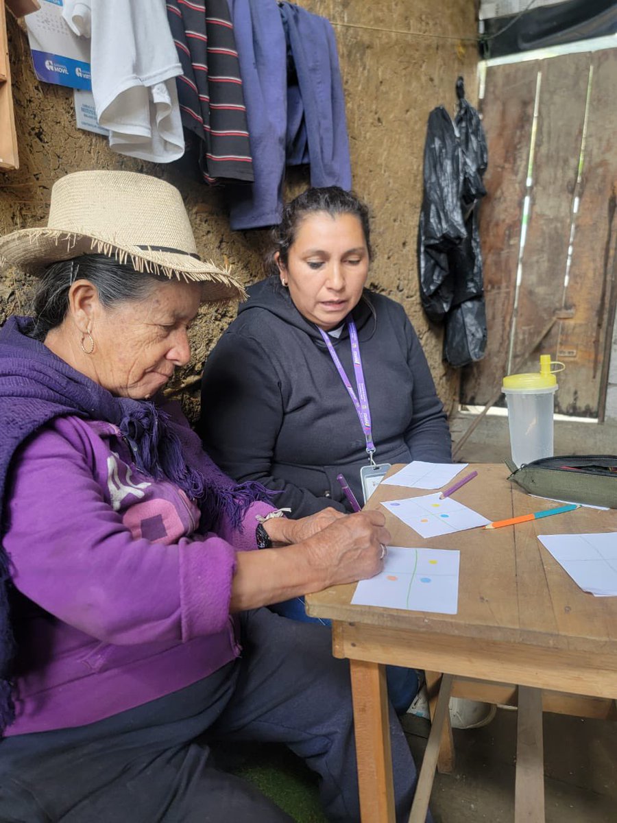 AzuayInclusiva6's tweet photo. 📍#Azuay | En el cantón Paute, realizamos el seguimiento a usuarios de los servicios directos para personas adultas mayores, con el objetivo de conocer su nivel de satisfacción y fortalecer la calidad de la atención brindada.
#MDHenTerritorio
#GobiernoDelEcuador https://t.co/BCE8qLObcy