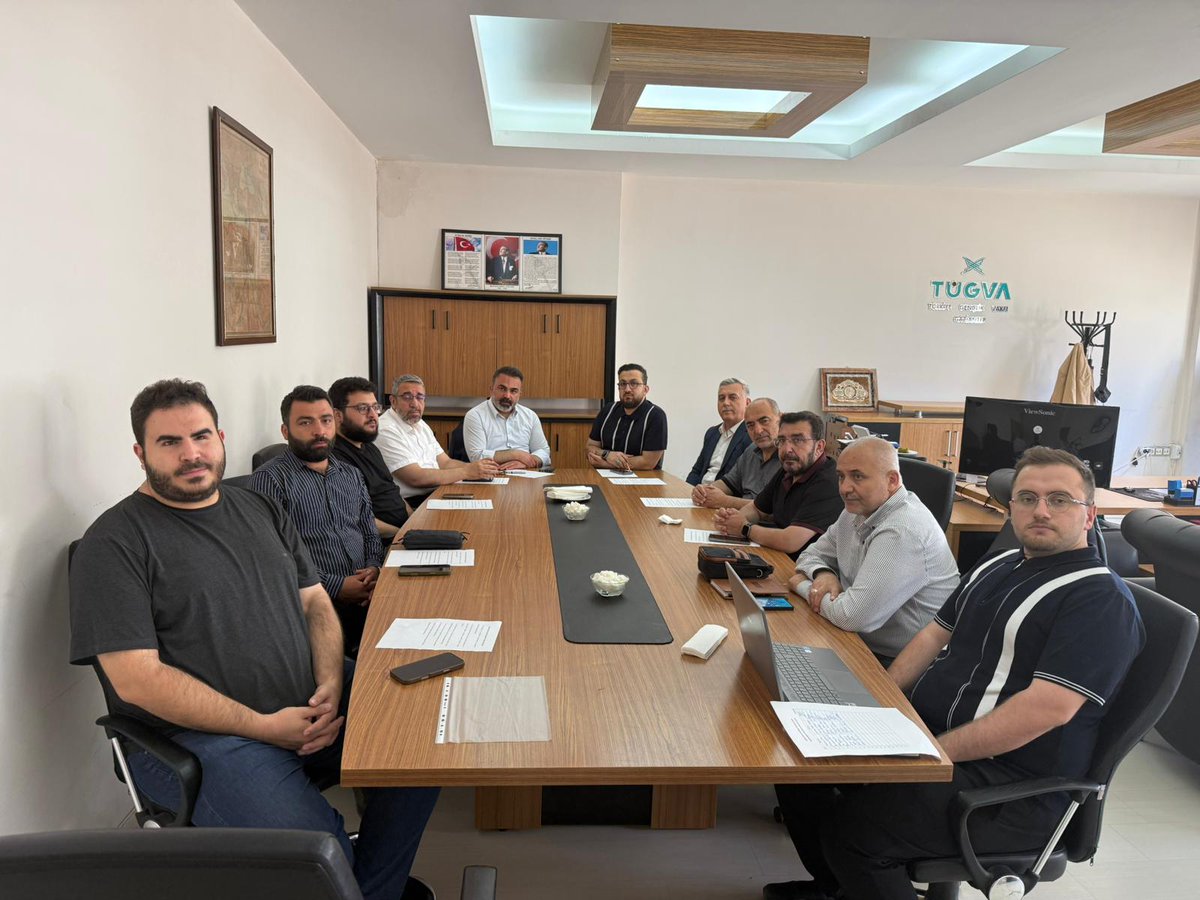 avkadirkstekci's tweet photo. 📍 Gaziantep 
Eğitime Destek Platformu Haziran Ayı Koordinasyon Toplantımızı Müdürlerimiz STK Başkanlarımız ve bileşenlerimizin katılımı ile gerçekleştirdik.
Toplantımızın hayırlara vesile olmasını diliyorum. https://t.co/GHkv1yKhaf